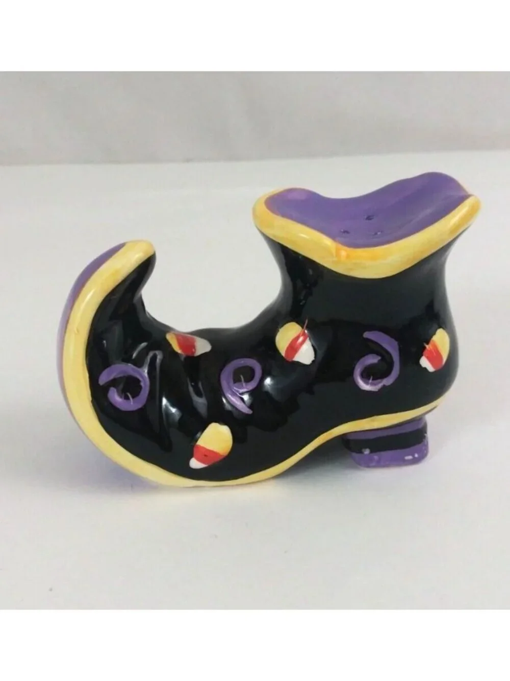 Vintage Halloween Witch's Shoes 2.75
